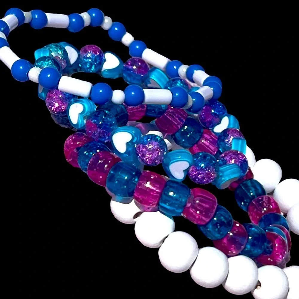 Girls beaded stretchy stackable bracelets hearts pink blue white